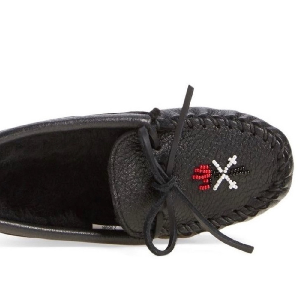 🆕 NWT Minnetonka x Opening Ceremony Beaded Torch Slipper Kids Moccasin